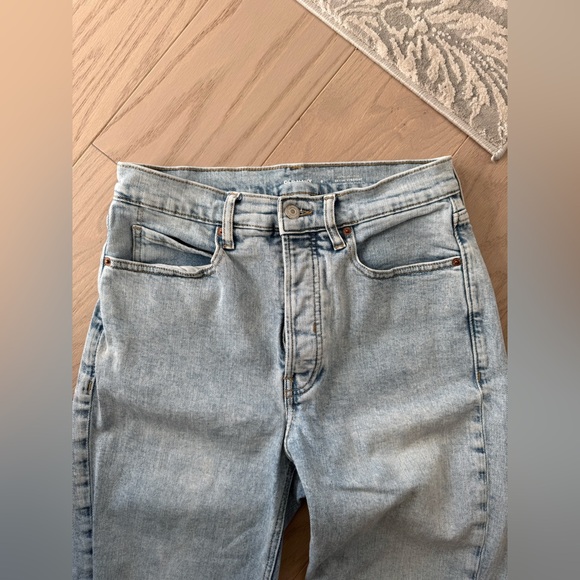 Old Navy Sky Hi straight Light Blue Women's Jeans - Picture 2 of 4